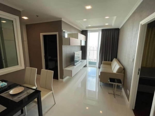 bedroom of The Metropolis Samrong