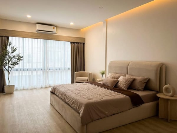 bedroom of The Park Lane Ekkamai 22