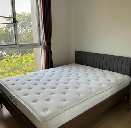 bedroom of The Parkland Srinakarin Lakeside