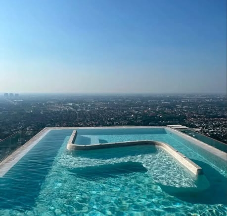 pool of The Politan Aqua