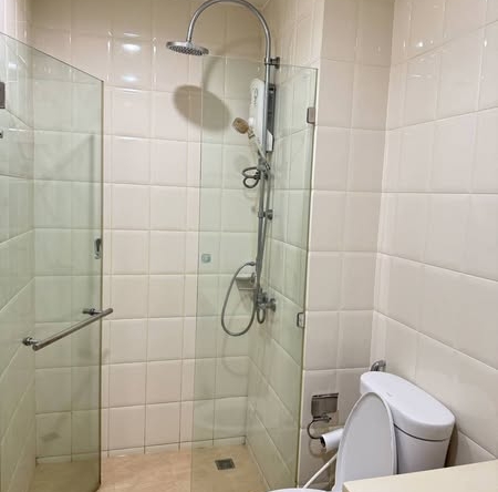 room interior and bathroom of The President Condo Sukhumvit 81