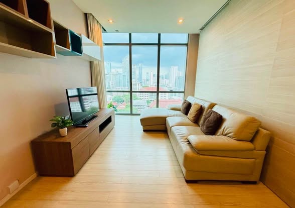 living room of The Room Sukhumvit 21