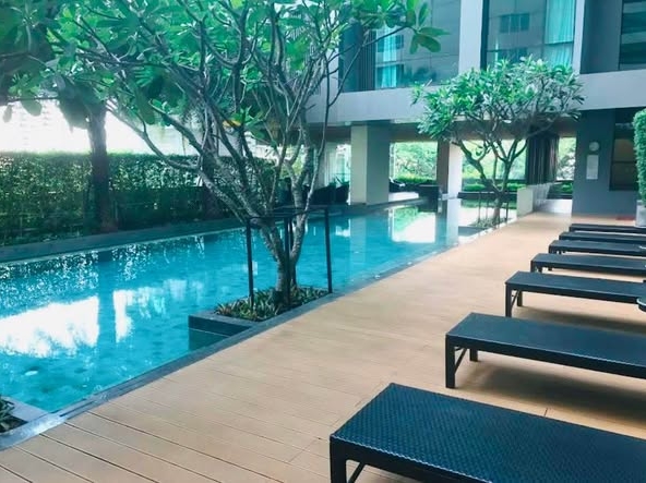 pool of The Room Sukhumvit 21