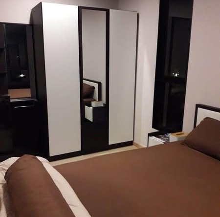 bedroom and room interior of The Tree On nut Station