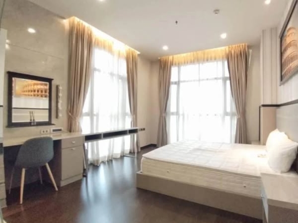 bedroom of THE XXXIX