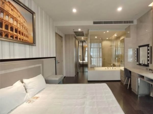 bedroom of THE XXXIX