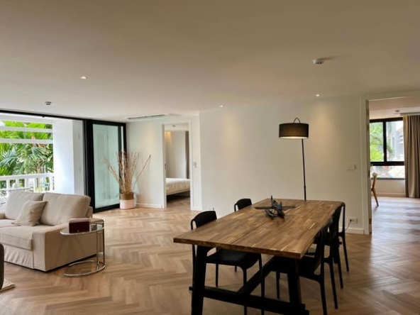living room and room interior of Thong Lo