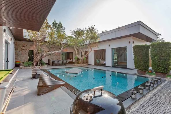 pool of Villa De Time (วิลล่าเดอธามม์) – The Luxury Private Pool Villa