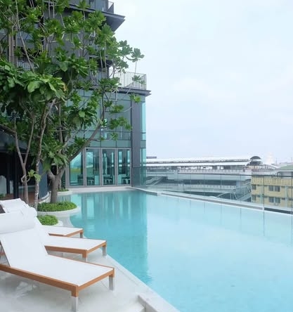 pool of Whizdom Station Ratchada-ThaPra